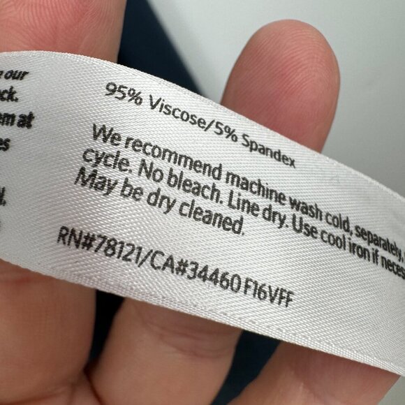 Eileen Fisher Women's Blue Shirt woman’s size Large asymmetrical hem line blue d - Picture 5 of 7